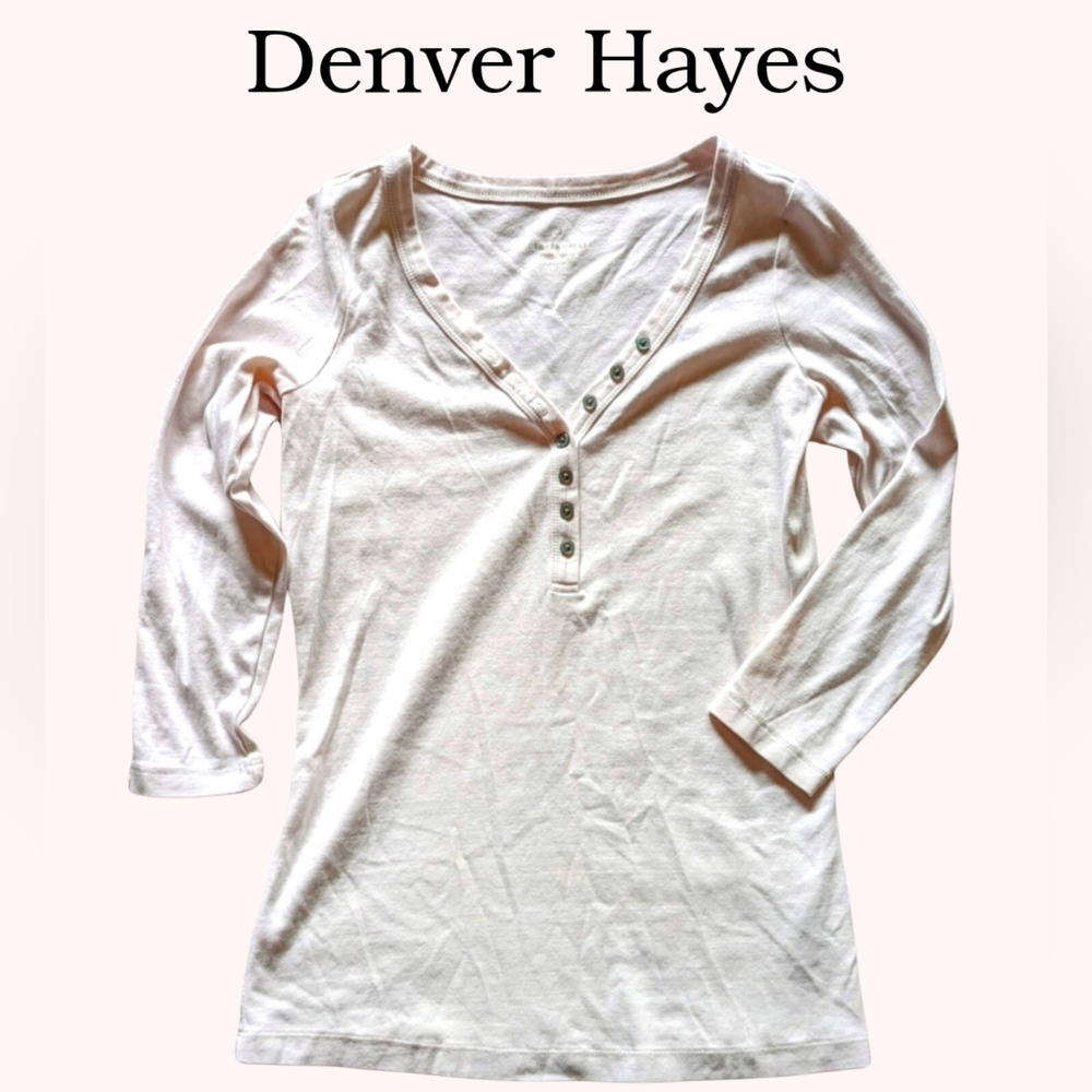 Denver Hayes size XS, fitted Tee, off white, GUC